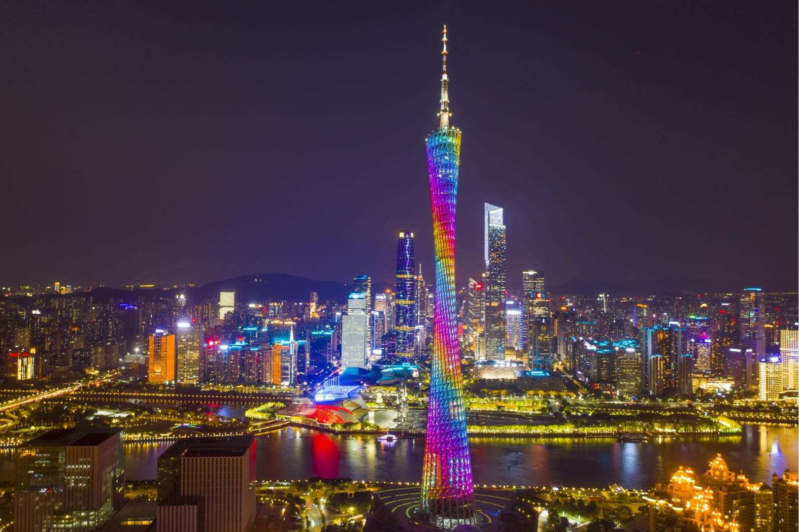 Private Photoshoot: From Canton Tower to Pazhou Pier