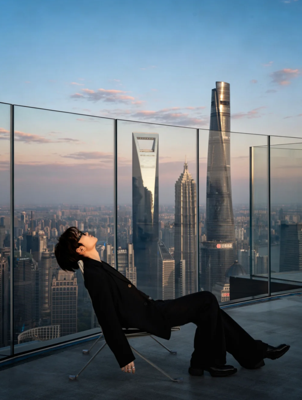 Experience Highlights  This classic Shanghai city route is perfect for first-time foreign visitors. Explore Shanghai’s history at the History Museum, walk along Nanjing Road, enjoy the iconic architecture of The Bund, and finish the day with Lujiazui’s modern skyline and Shanghai night views