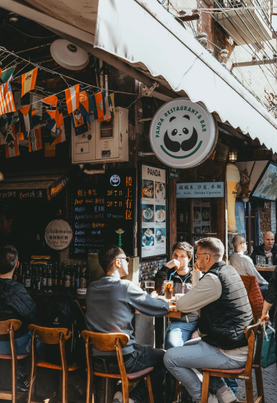 Shanghai Lilong Life Walk: Shikumen, Breakfast & Local Neighborhoods