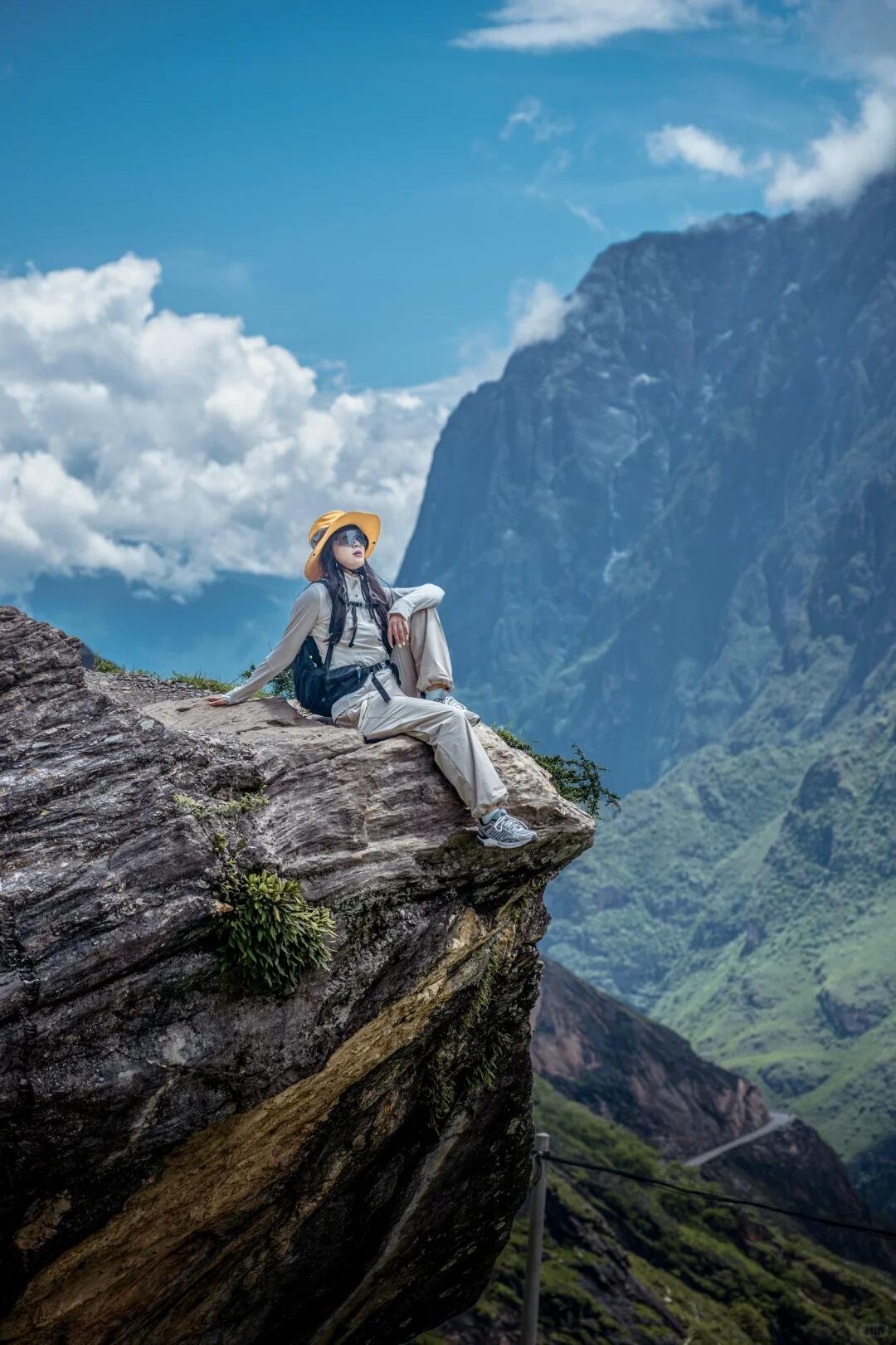 Highlights of this tour• Experience the fascinating Naxi culture and history in ancient towns listed in UNESCO World Heritage Site in 1997 Lijiang An - 5