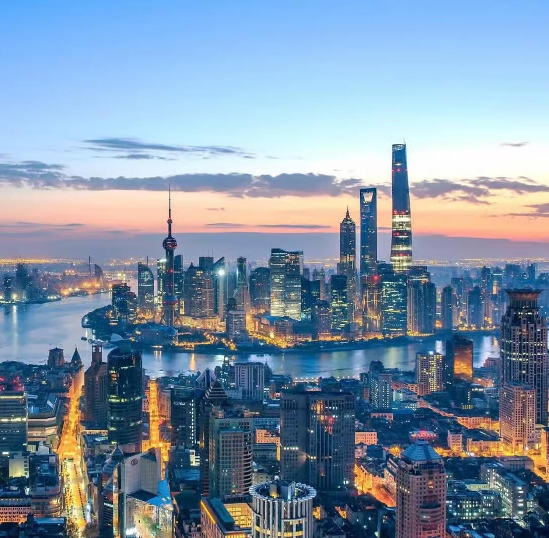 Shanghai 4-Hour Private Customizable City Tour: The Bund, Yu Garden, French Concession & Pudong Skyline