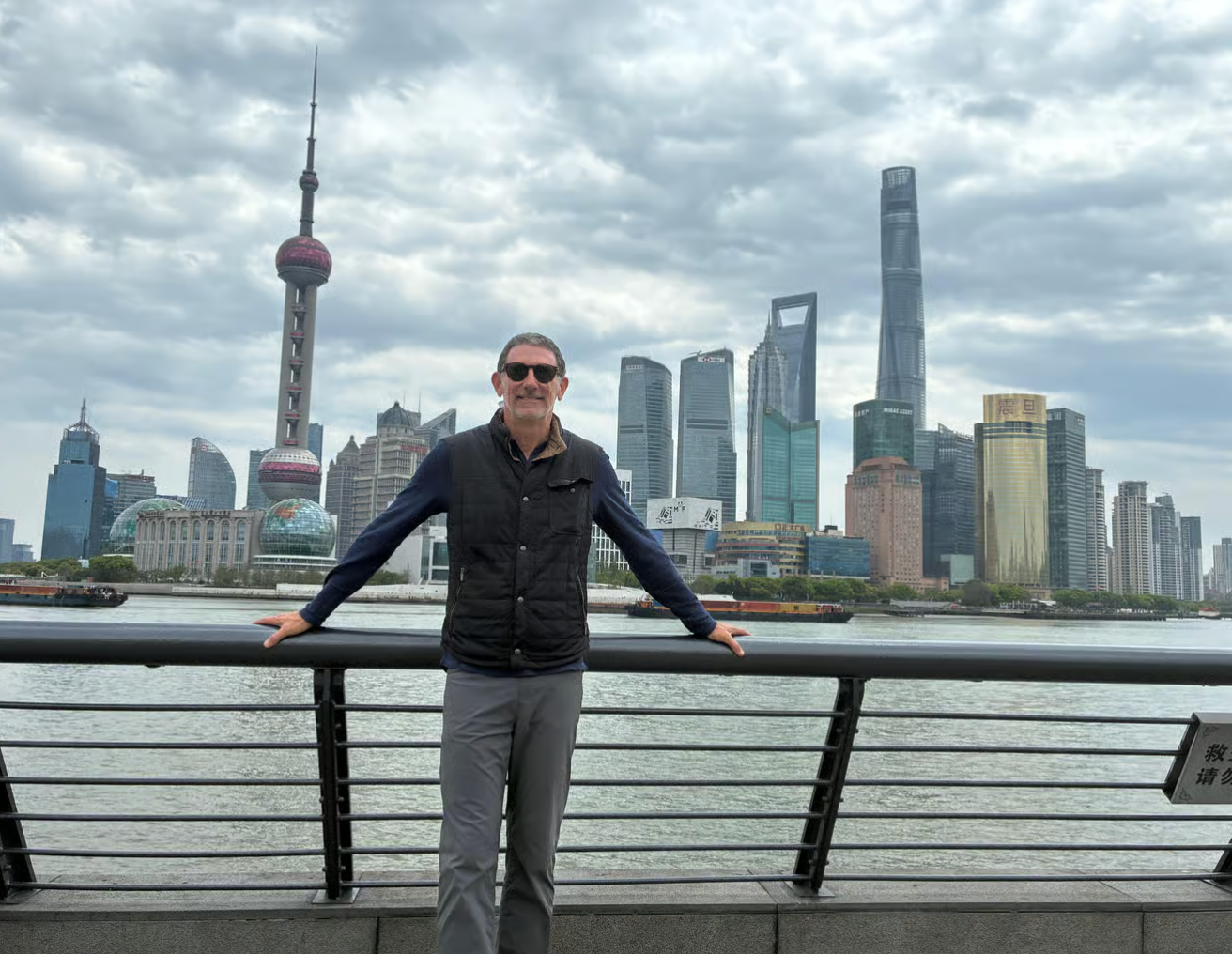 Shanghai Airport Layover City Highlights Tour with Private Guide & Transfer