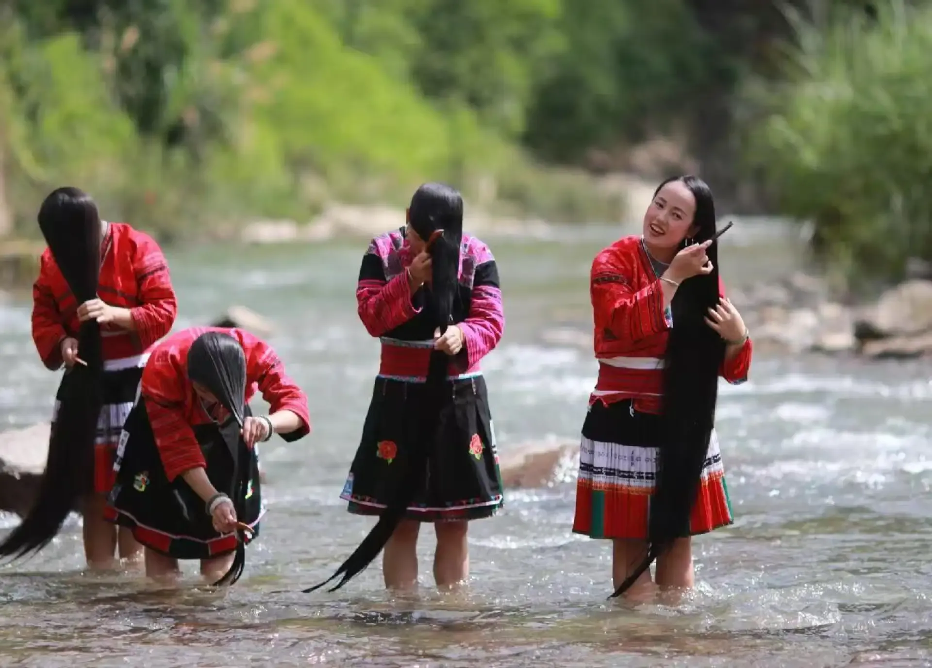 Guilin Longji Rice Terraces Private Day Tour: Zhuang Village, Terraced Fields & Minority Culture