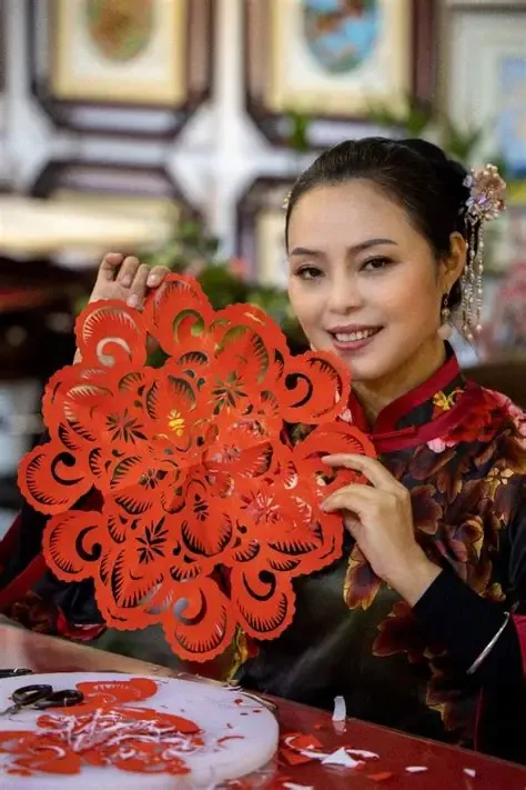 Foshan Copper Paper-Cutting Heritage Workshop｜Taught by Master Rao Baolian’s Team