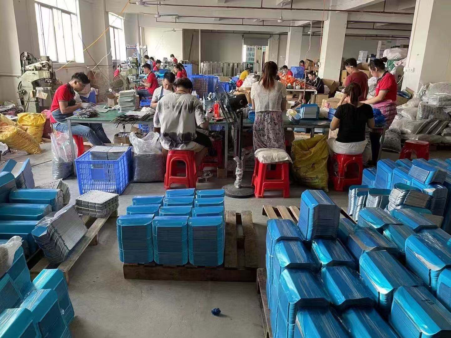 Yake Lighting Fixture Trading Co., Ltd., Haizhu District, Guangzhou City workshop 1