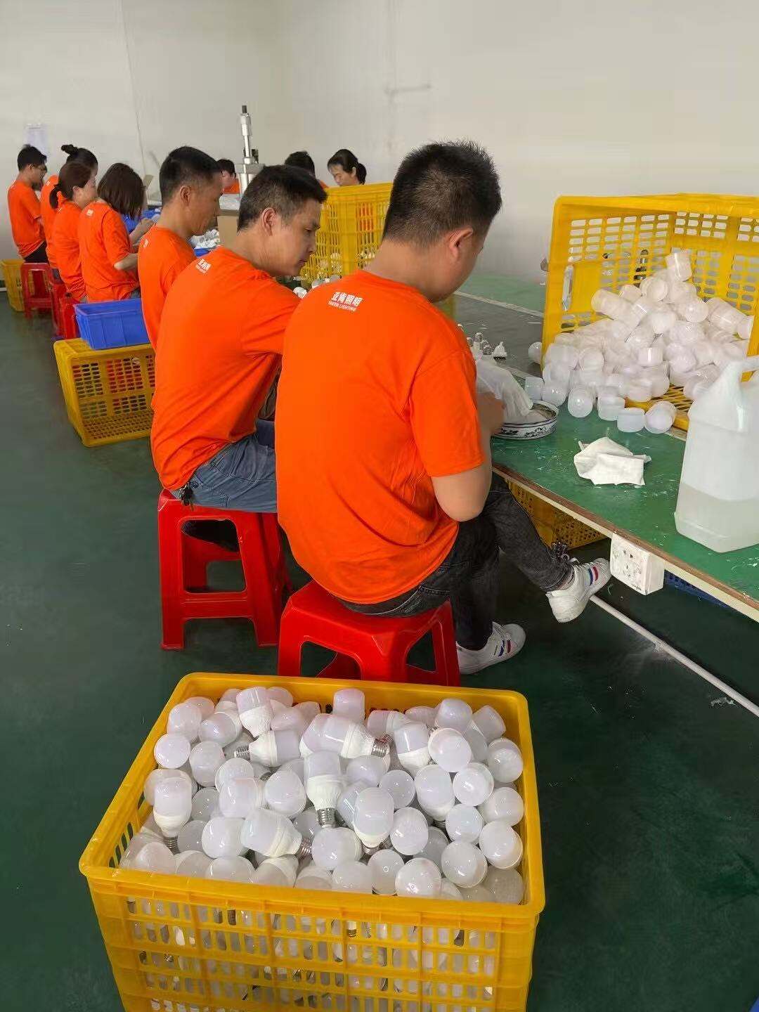 Yake Lighting Fixture Trading Co., Ltd., Haizhu District, Guangzhou City workshop 2