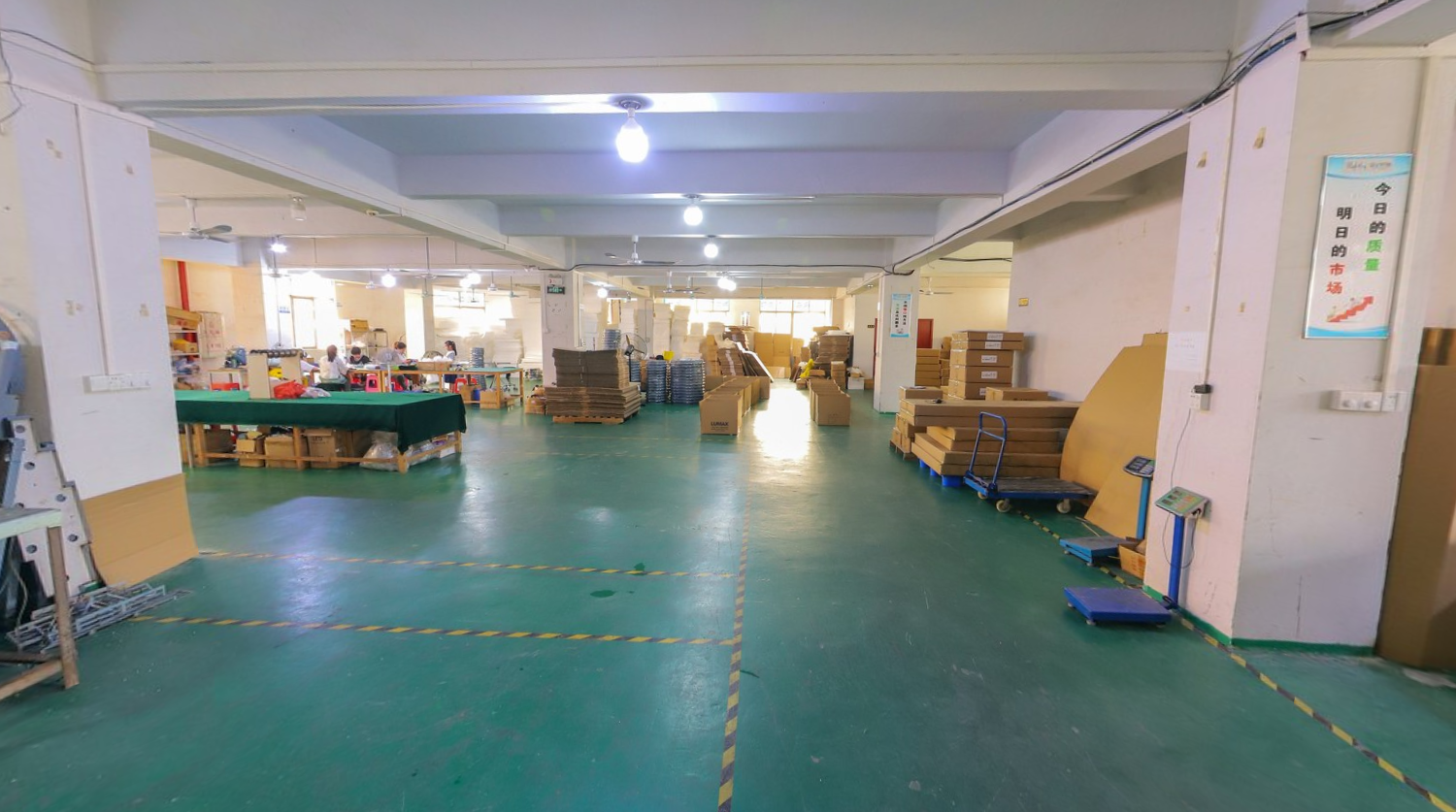 Zhiyi Lighting Factory workshop 1