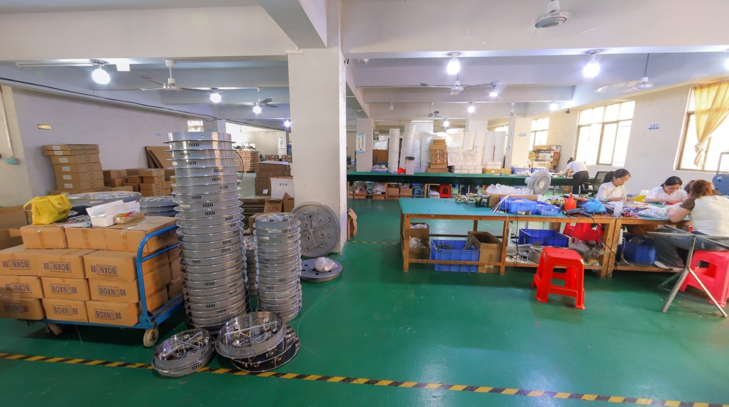 Zhiyi Lighting Factory workshop 3