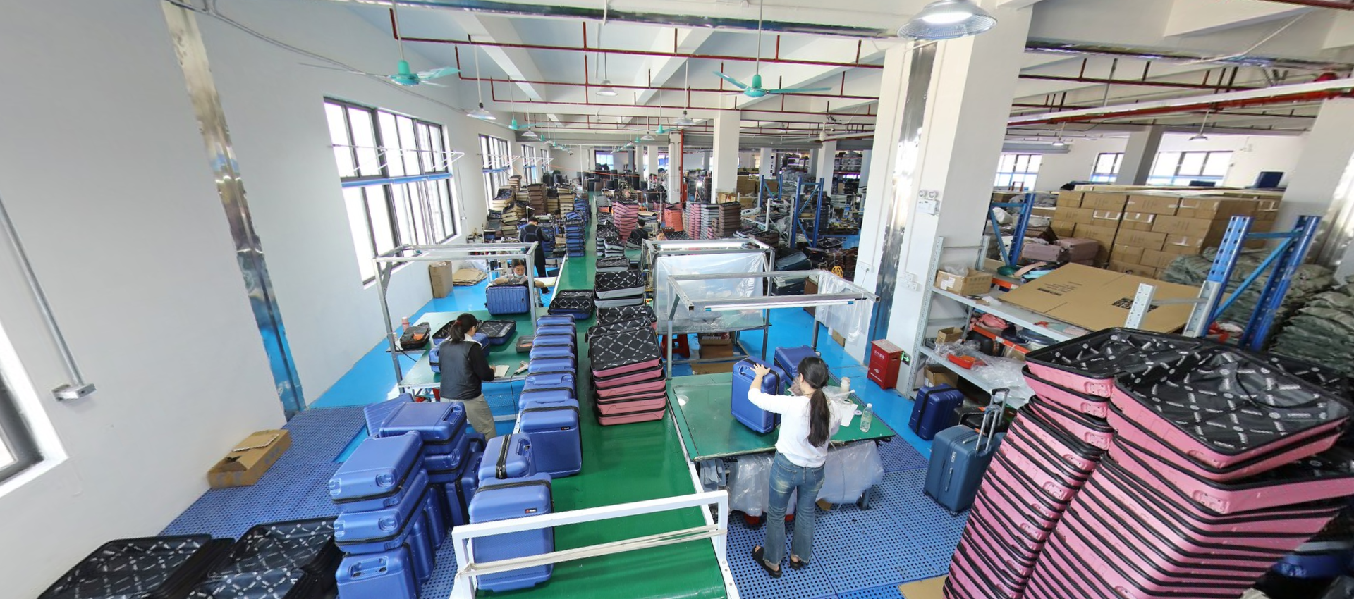 Dongguan Xinhui Leather Factory workshop 2