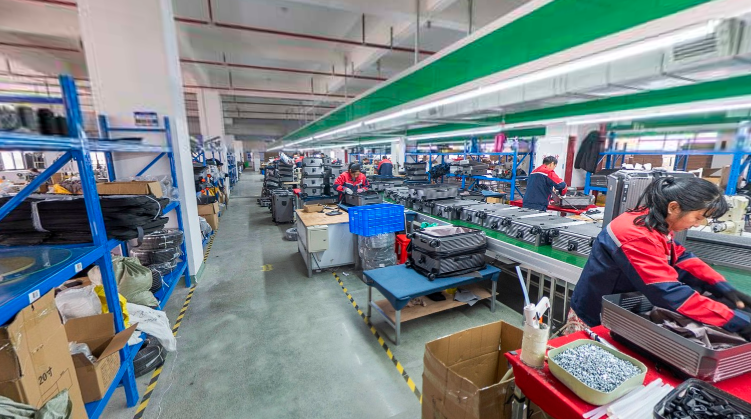 Jiangxi Chengleke luggage workshop 2