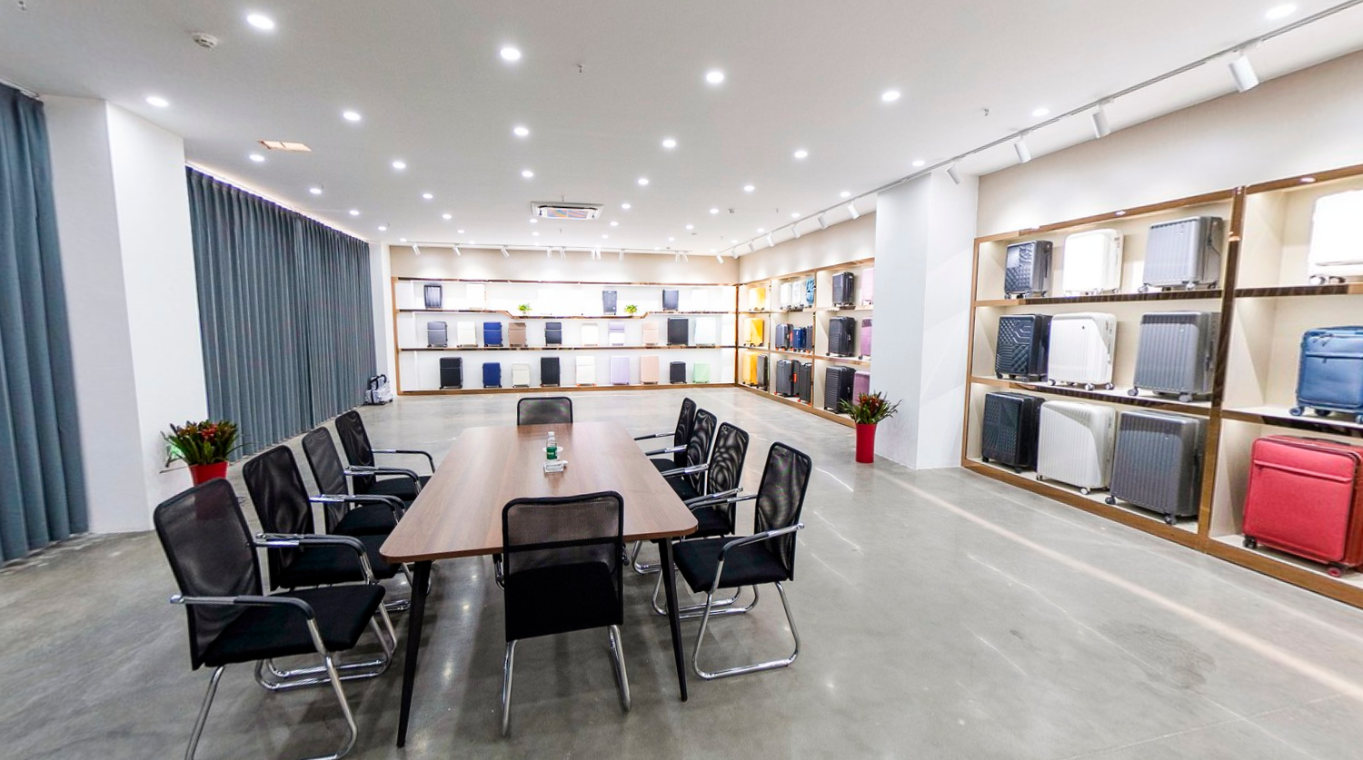 Jiangxi Chengleke luggage workshop 3