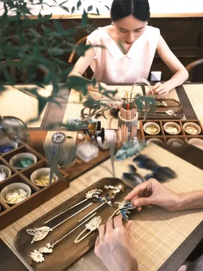 Shanghai Stories at Your Fingertips