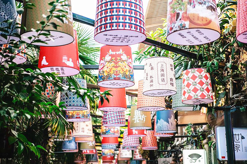 Tianzifang offers a diverse range of handicraft courses and artisan demonstrations for you to choose from, based on your interests. Available experien - 2