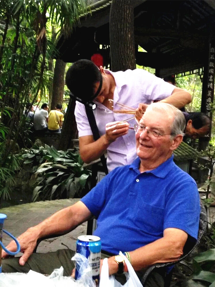 Following the tea and opera, experience a unique Chengdu folk art—Ear Cleaning. Using over ten specialized tools like tuning forks and goose-feather r - 2
